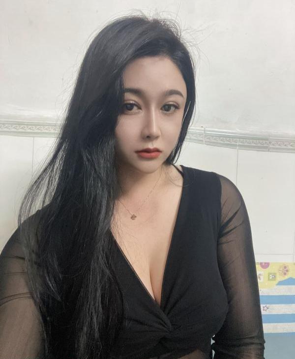 龙华性感美女