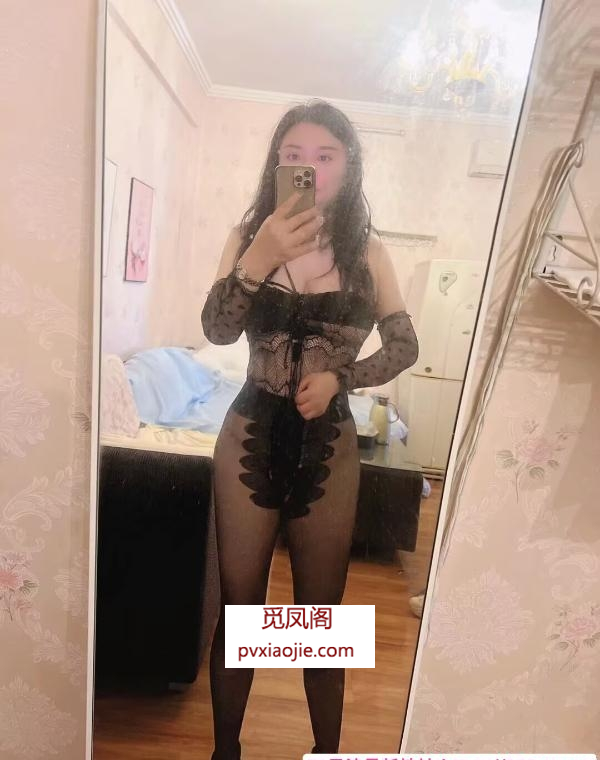 三通风韵熟女