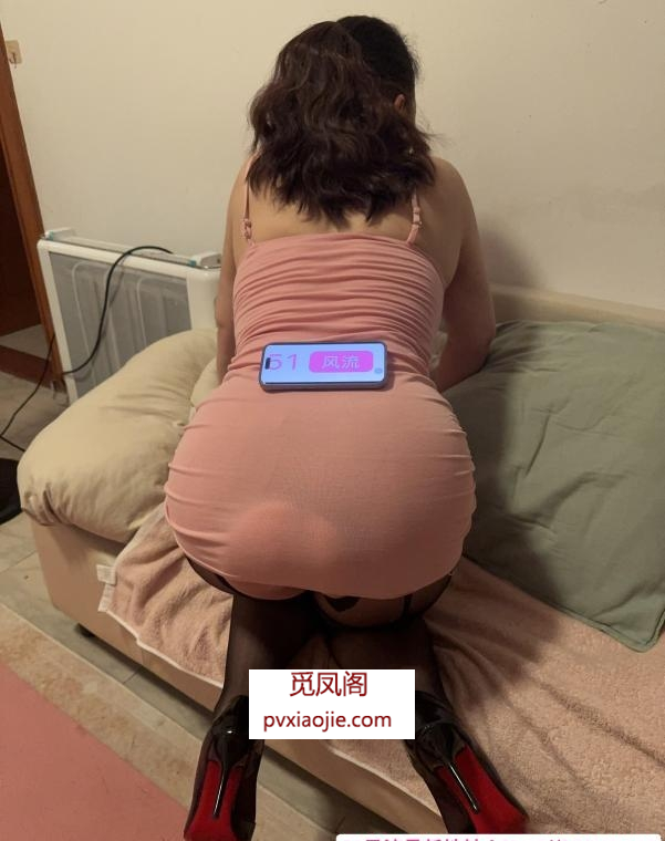 后入大屁股美妇